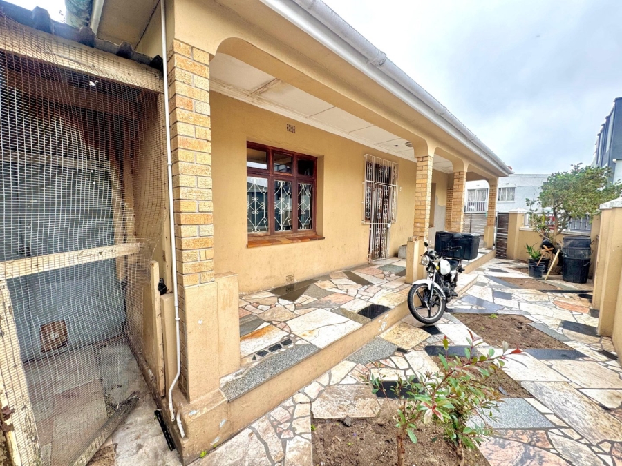 5 Bedroom Property for Sale in Woodstock Western Cape
